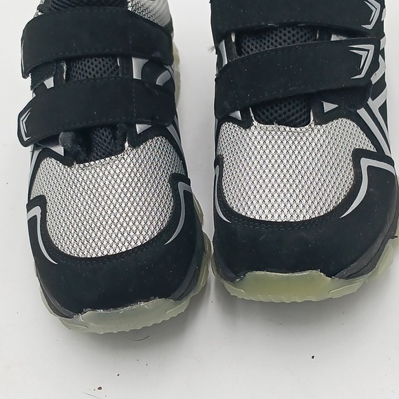 Athletic Works Boy's Silver & Black Athletic Shoes Sneaker  Size 6 - Picture 3 of 14